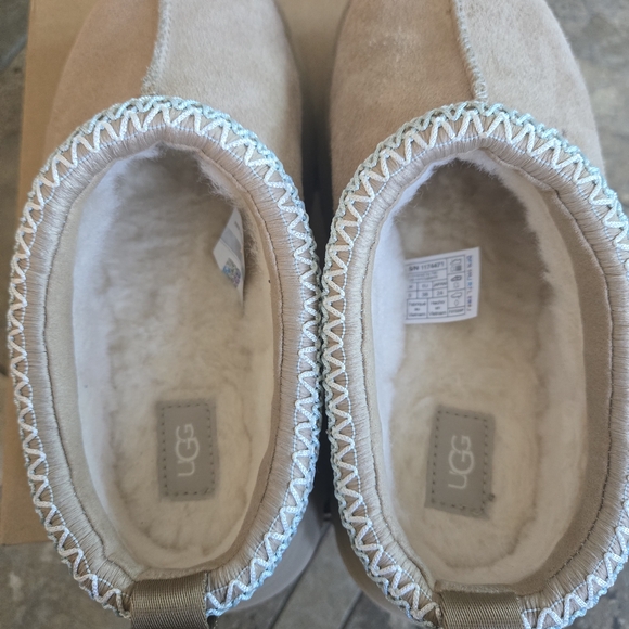 UGG Tazz Sand WSize 7 - Picture 4 of 5